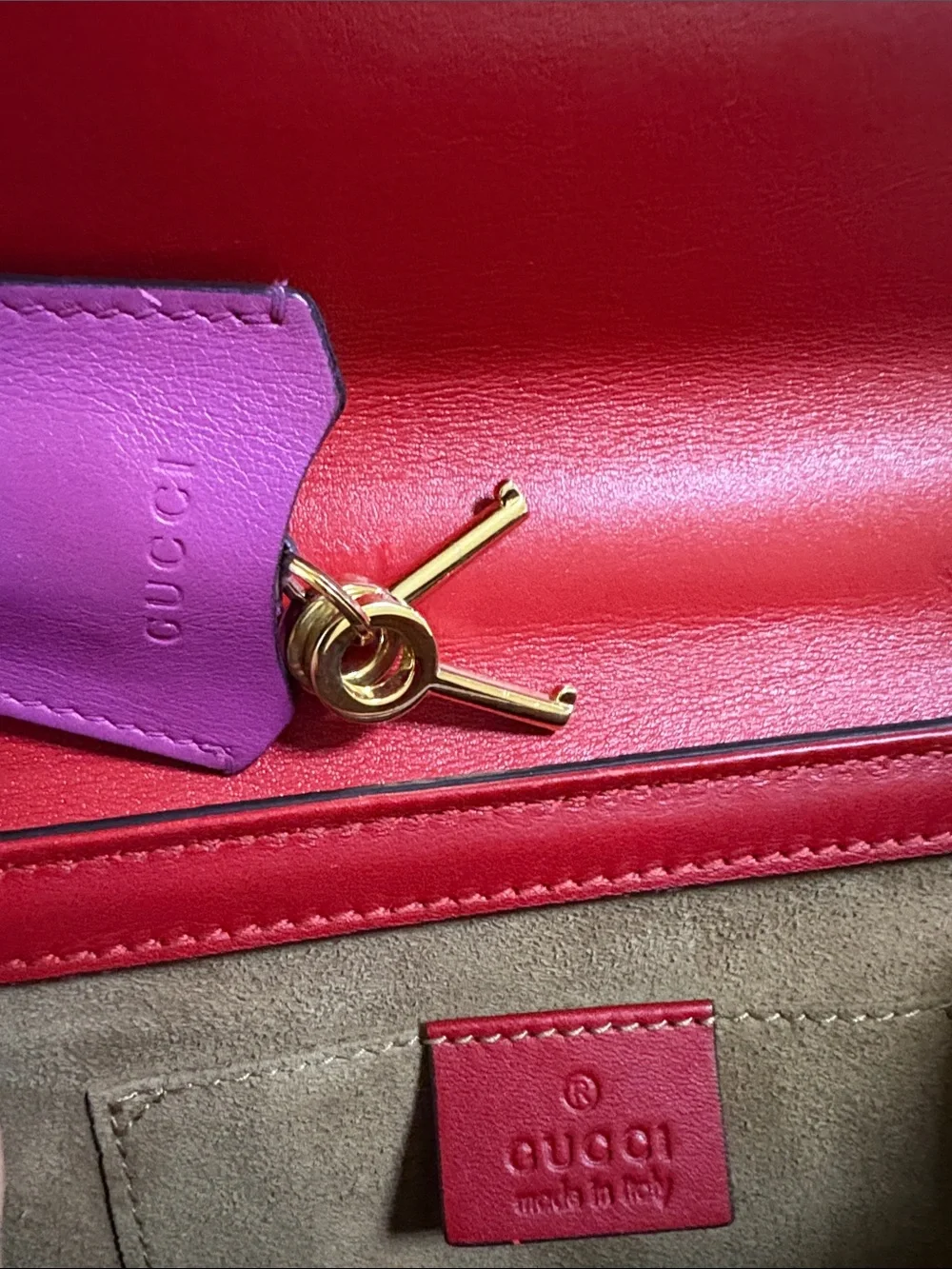 Gucci 🌹Padlock Small GG Supreme Shoulder Bag -Excellent condition - Picture 10 of 14
